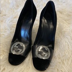 GUCCI Black Velvet Pumps Heels